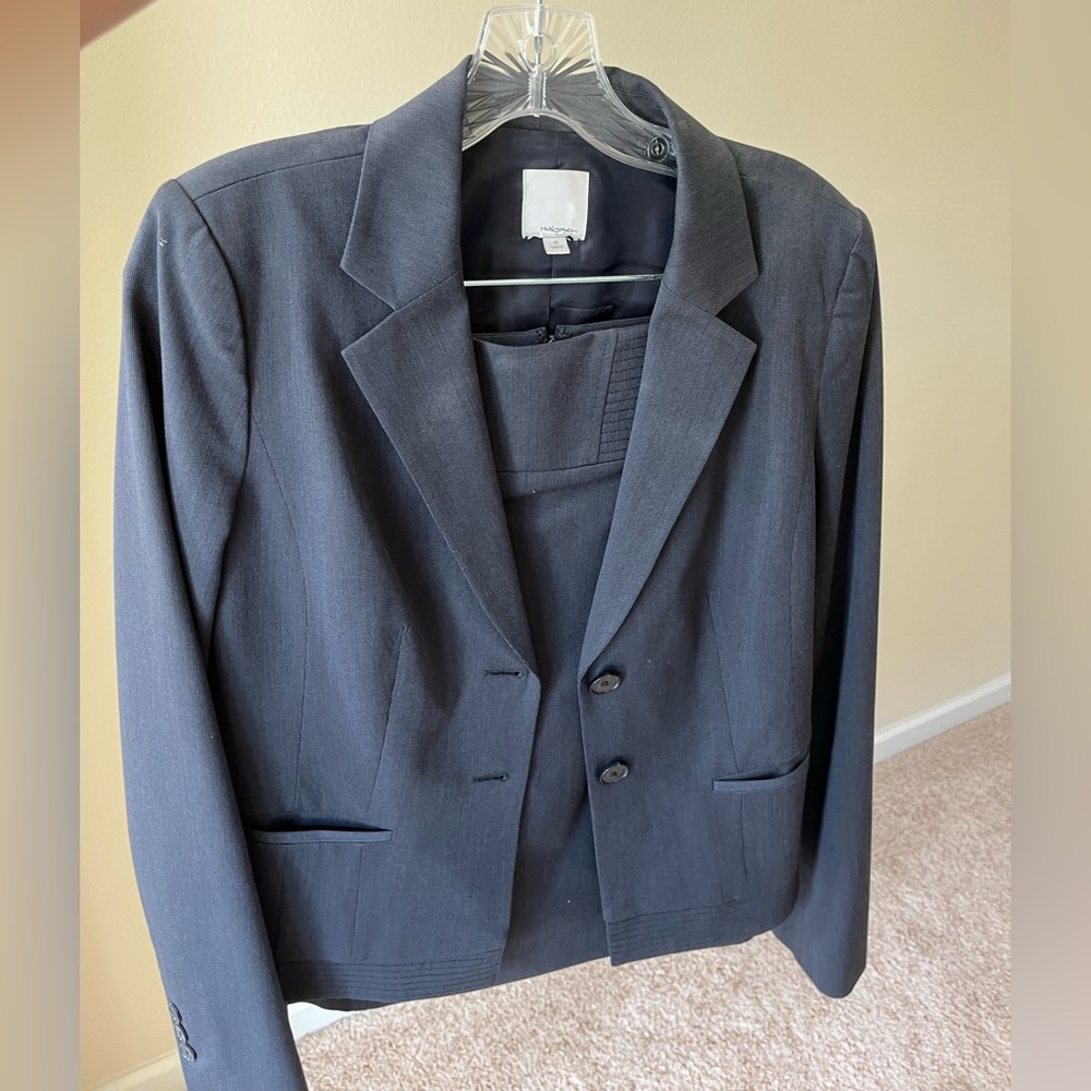 Halogen Suit with Skirt in Dark Gray Size 10